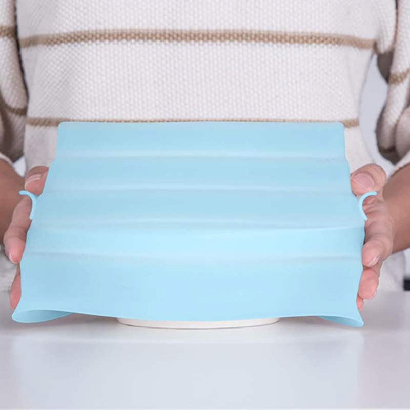 Collapsible Silicone Microwave Cover with Magnetic Storage and Steam Vents
