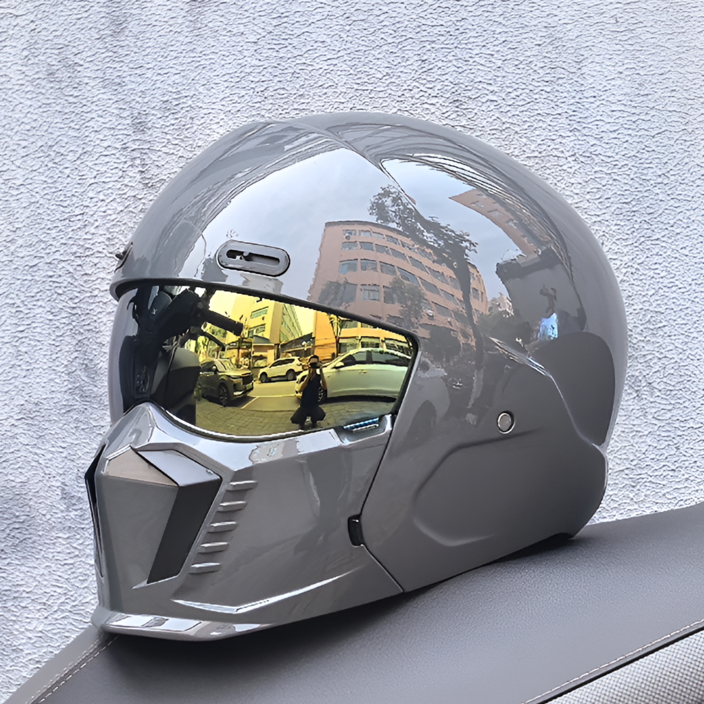 Retro Motorcycle Helmet with Adjustable Ventilation and Anti-Fog Visor