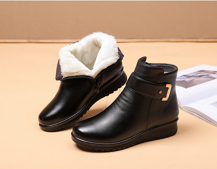 Womens Winter Boots with Plush Faux-Fur Lining and Non-Slip Polyurethane Sole, Roomy Toe