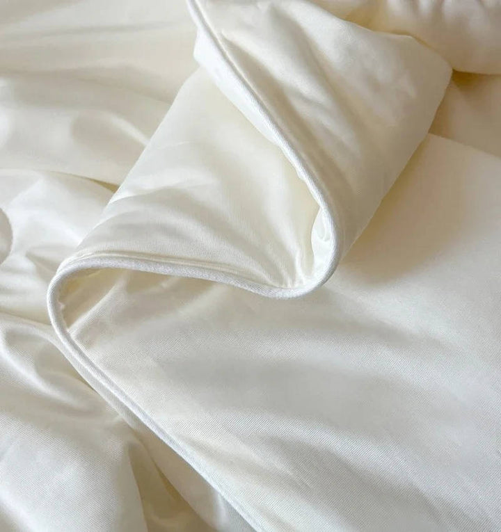 Ice Silk Cooling Blanket, Summer Comforter, Lightweight, for Hot Sleepers
