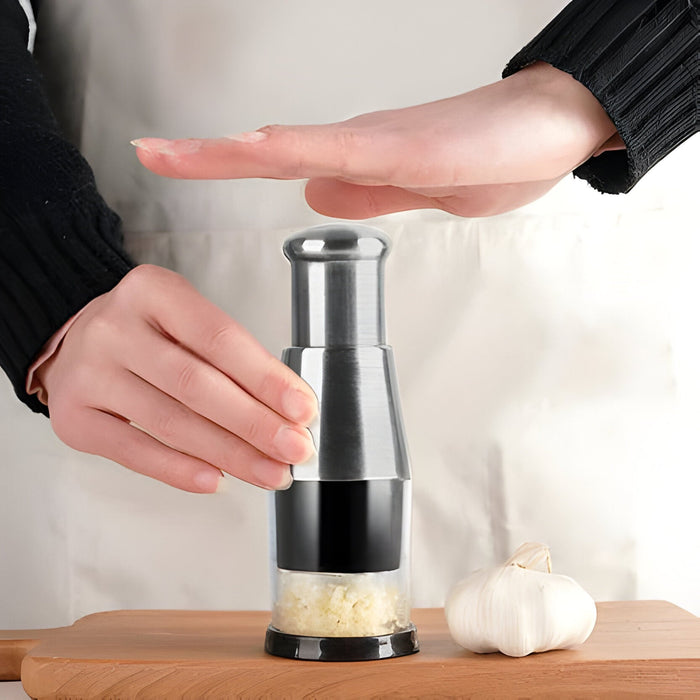 Compact Garlic Chopper for Fine Chopping