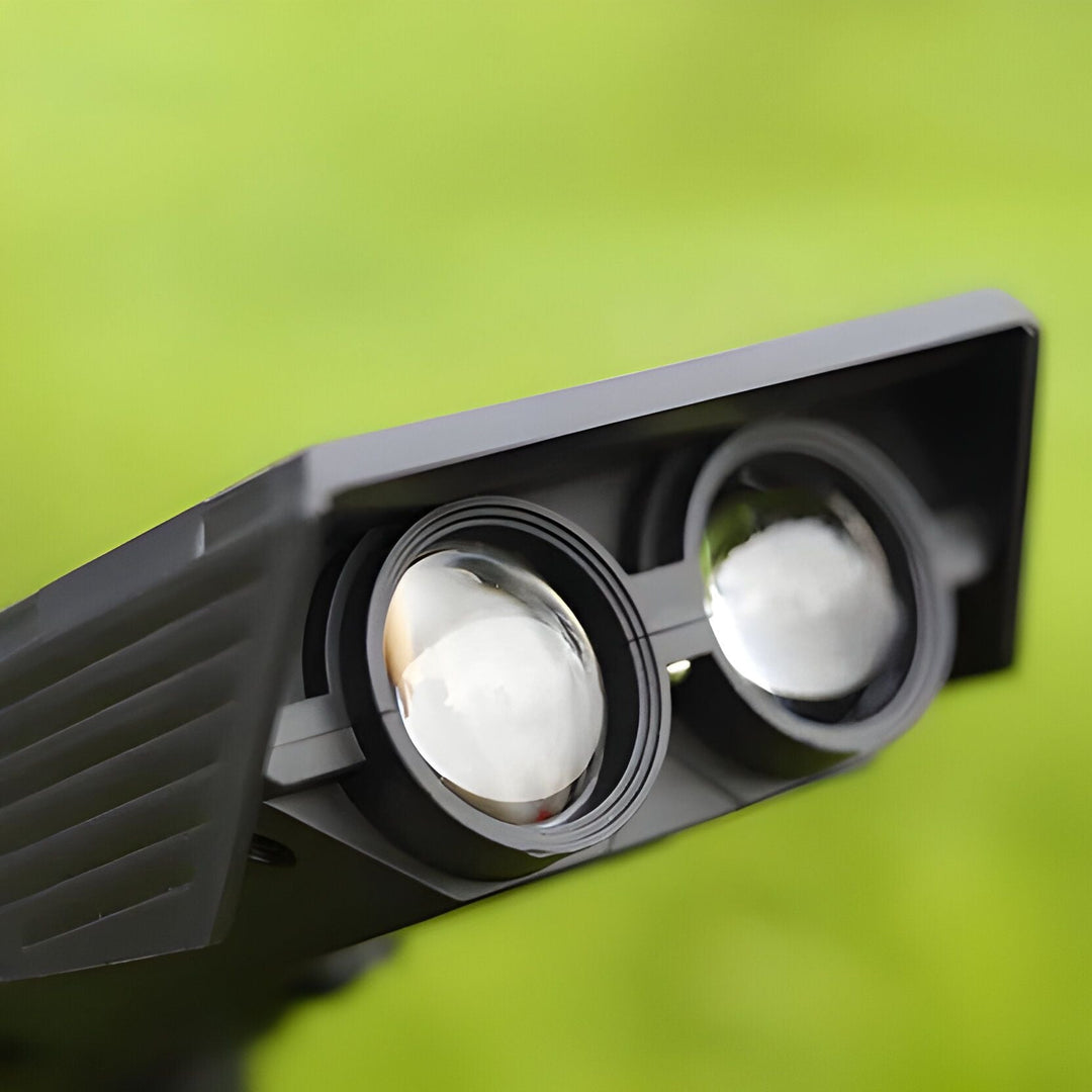 Solar Powered Spot Light with Adjustable Zoom Function