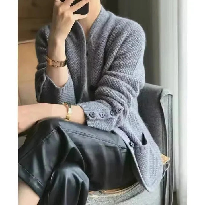 Heavy Wool Jumper Jacket for Winter and Warmth