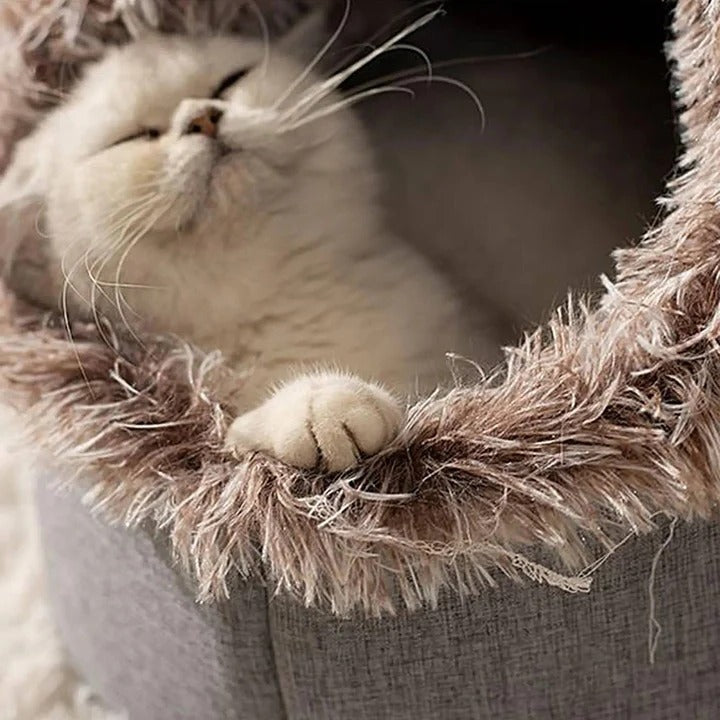 Thermal Feline Sleeping Cave with Faux Fur and Insulated Padding