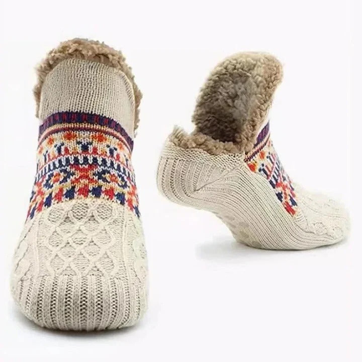 Chilly Season Snow Pattern Warm Socks for Winter with Festive Design and Thermal Insulation