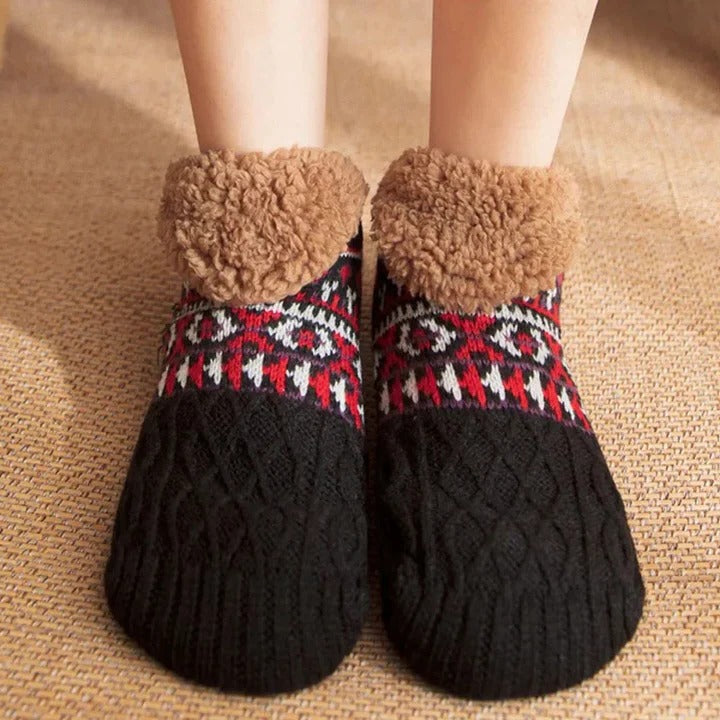 Chilly Season Snow Pattern Warm Socks for Winter with Festive Design and Thermal Insulation