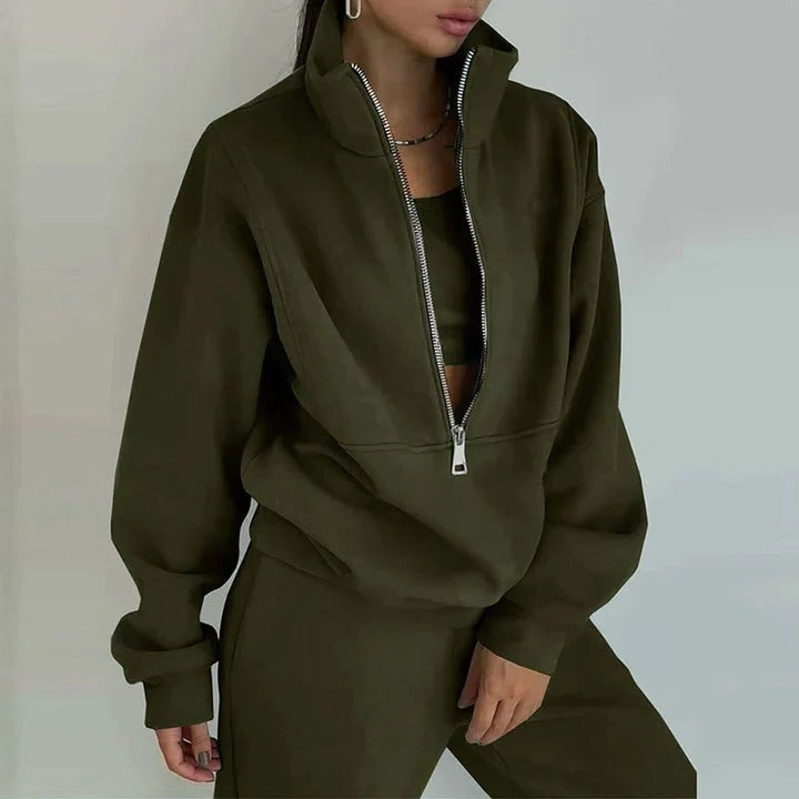Womens Fitted Workout Tracksuit with Breathable Fabric for Active and Leisure Wear