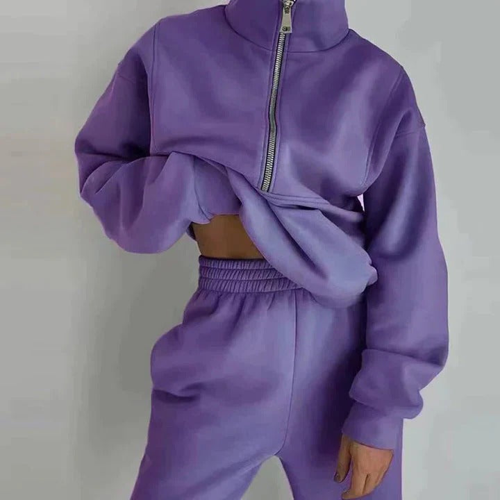 Womens Fitted Workout Tracksuit with Breathable Fabric for Active and Leisure Wear