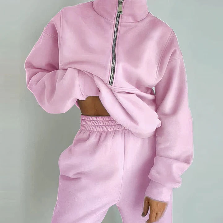 Womens Fitted Workout Tracksuit with Breathable Fabric for Active and Leisure Wear