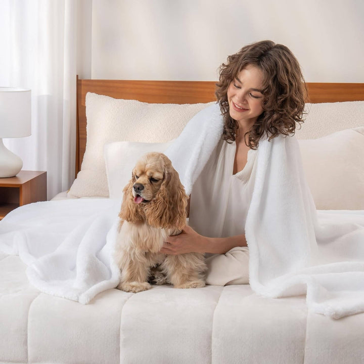 Dual Sided Lightweight Cooling Blanket, Breathable Soft Knit and Cool Touch Summer Blanket for Comfortable Sleep