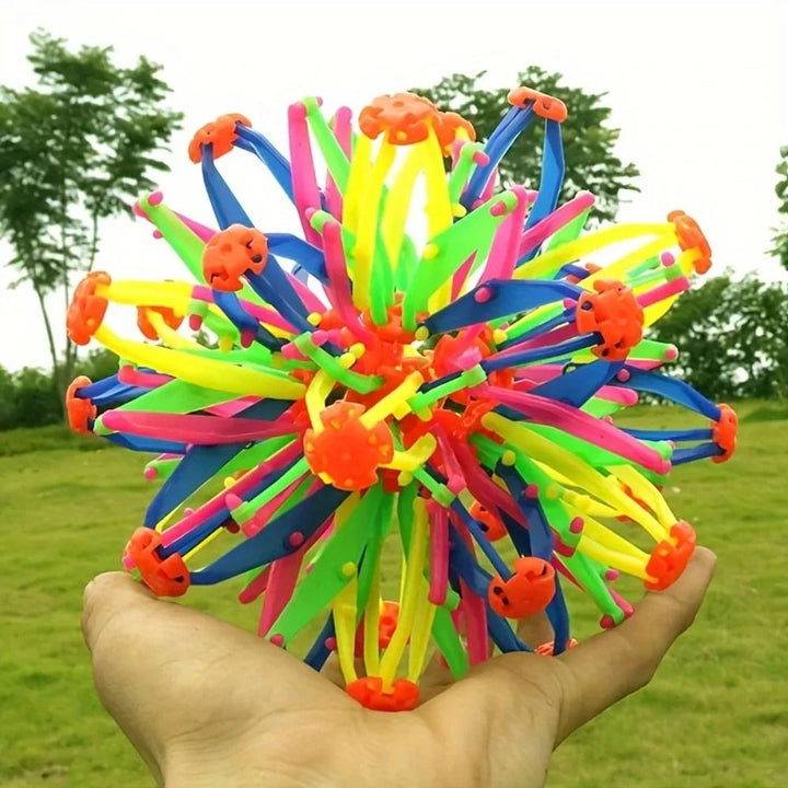 Expandable Breathing Sphere with Collapsible Lattice Design